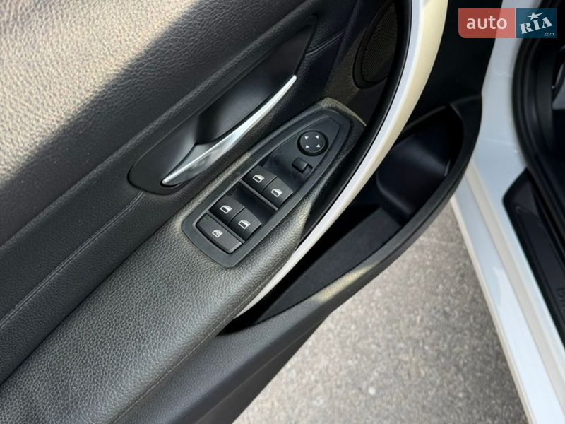 Седан BMW 3 Series 2014 в Киеве