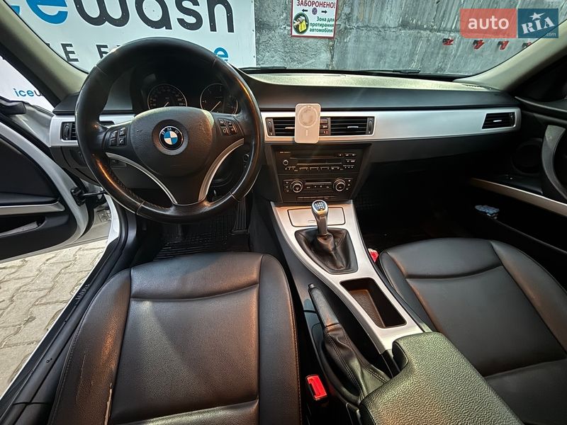 Универсал BMW 3 Series 2011 в Обухове