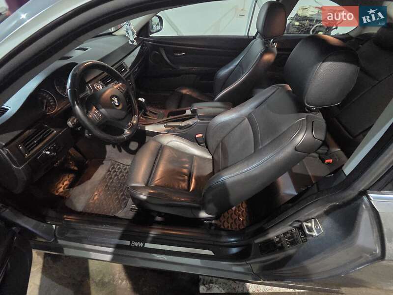 Купе BMW 3 Series 2010 в Киеве фото 7 Купе BMW 3 Series 2010 в Киеве