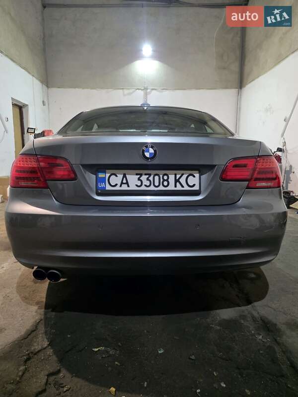 Купе BMW 3 Series 2010 в Киеве фото 14 Купе BMW 3 Series 2010 в Киеве