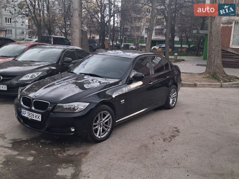 Седан BMW 3 Series 2011 в Запорожье