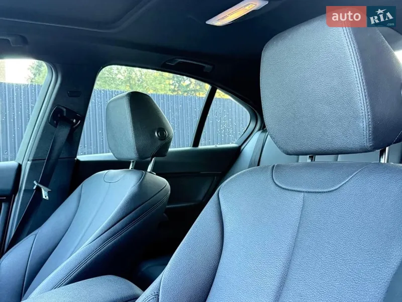 BMW 3 Series 2016 VIN WBA8E5C3XHK388861 фото оголошення 17 з 67