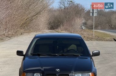 Седан BMW 3 Series 1994 в Звенигородці