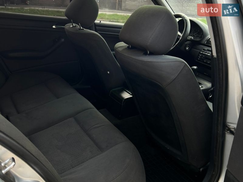 Седан BMW 3 Series 2003 в Хмельницькому