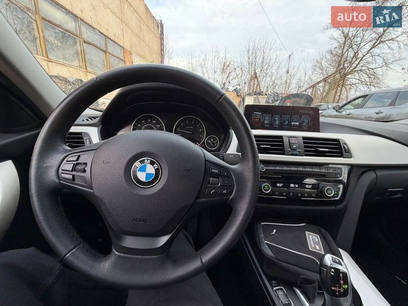 Седан BMW 3 Series 2017 в Лубнах