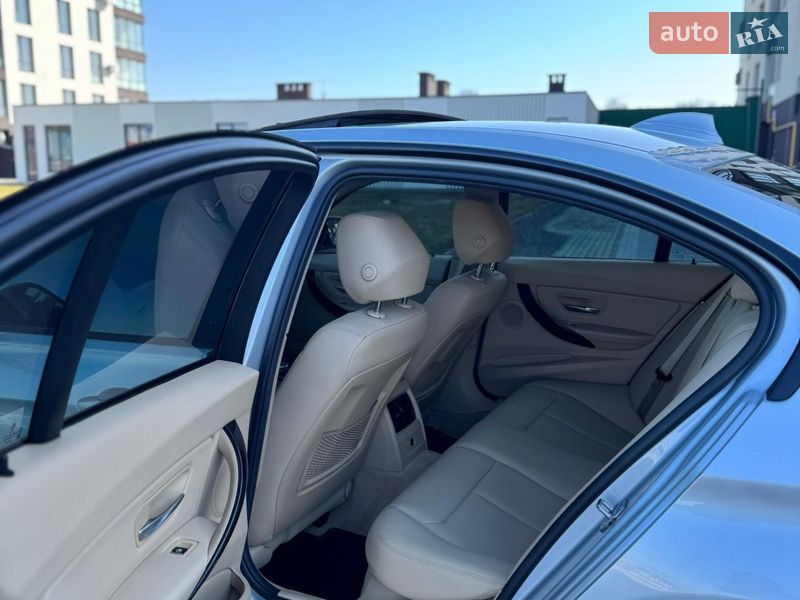 Седан BMW 3 Series 2015 в Городку