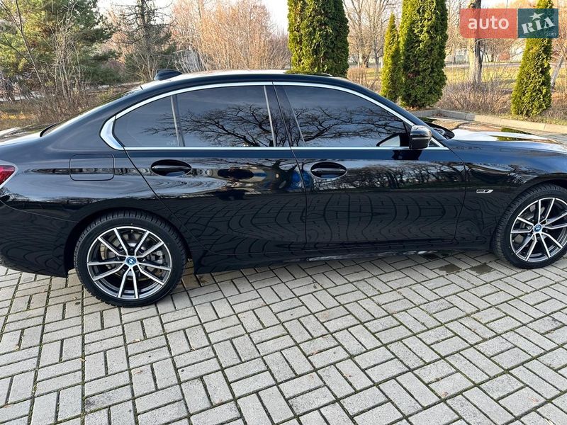 Седан BMW 3 Series 2022 в Киеве фото 16 Седан BMW 3 Series 2022 в Киеве