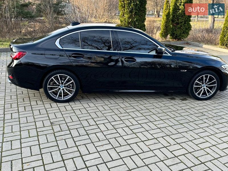 Седан BMW 3 Series 2022 в Киеве фото 24 Седан BMW 3 Series 2022 в Киеве