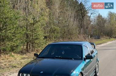 Седан BMW 3 Series 1995 в Броварах