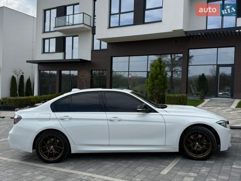 Седан BMW 3 Series 2017 в Ужгороді