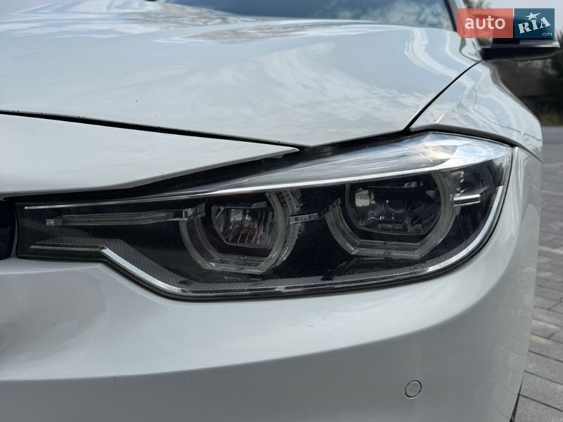 Седан BMW 3 Series 2017 в Ужгороді