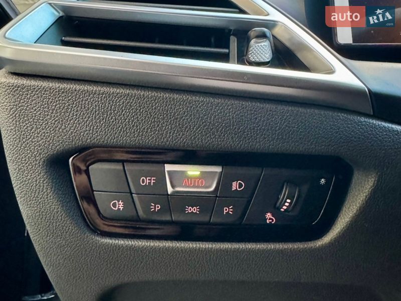 Седан BMW 3 Series 2025 в Киеве