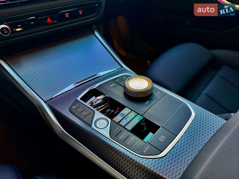 Седан BMW 3 Series 2025 в Киеве
