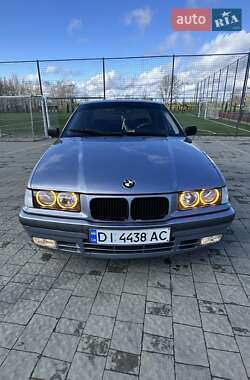 Седан BMW 3 Series 1994 в Лугинах