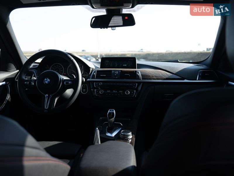 Седан BMW 3 Series 2016 в Львові