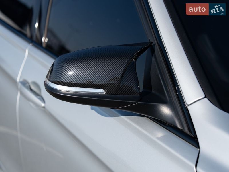 Седан BMW 3 Series 2016 в Львові