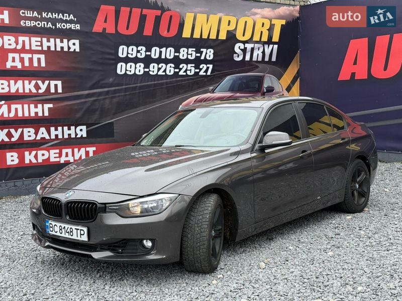 Седан BMW 3 Series 2013 в Стрию