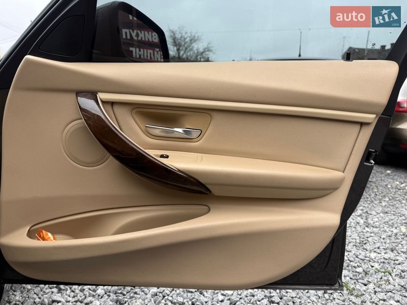 Седан BMW 3 Series 2013 в Стрию