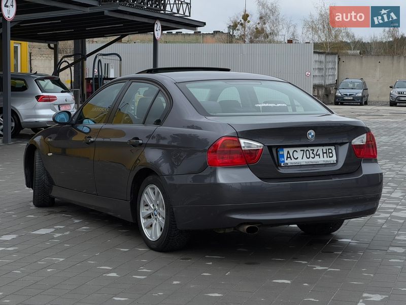 Седан BMW 3 Series 2005 в Нетешине