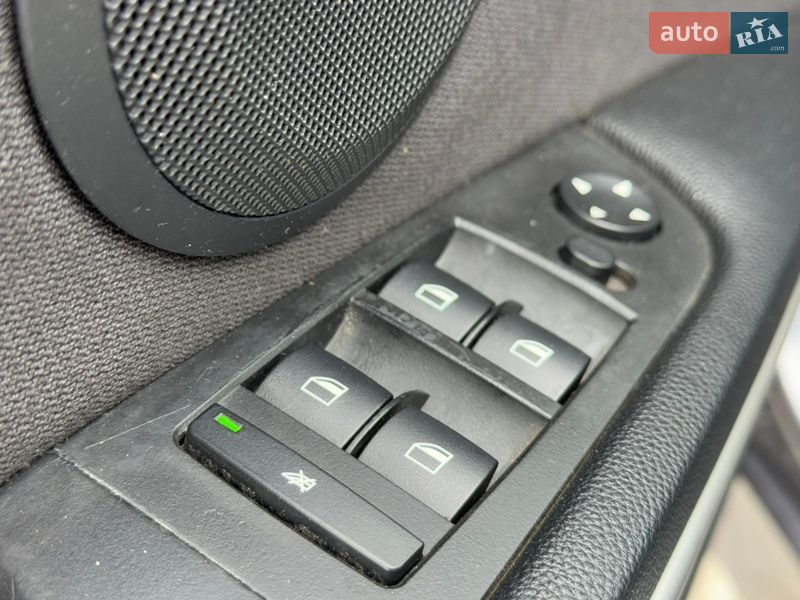 Седан BMW 3 Series 2005 в Нетешине