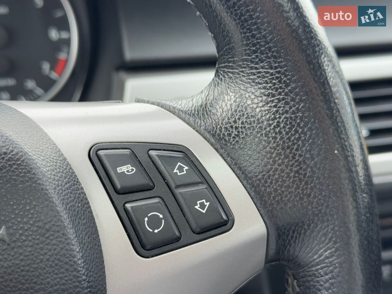 Седан BMW 3 Series 2005 в Нетешине