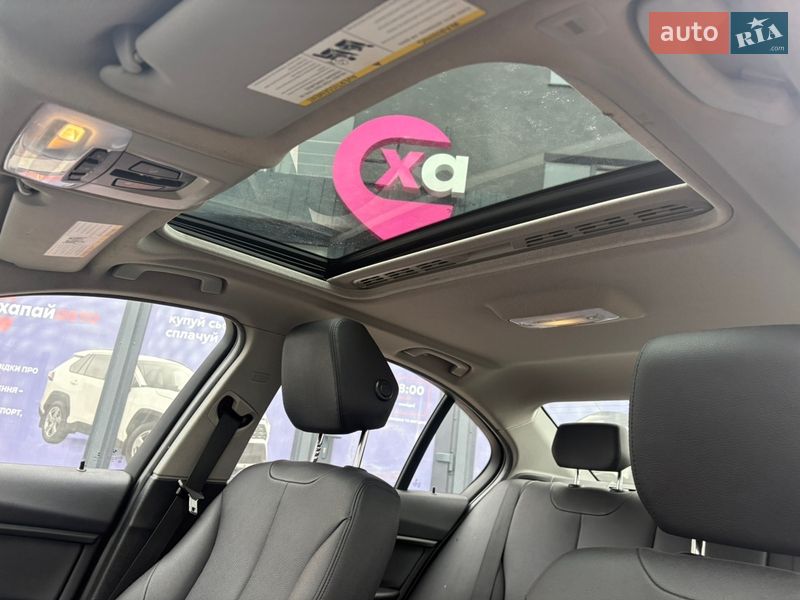 Седан BMW 3 Series 2016 в Виннице