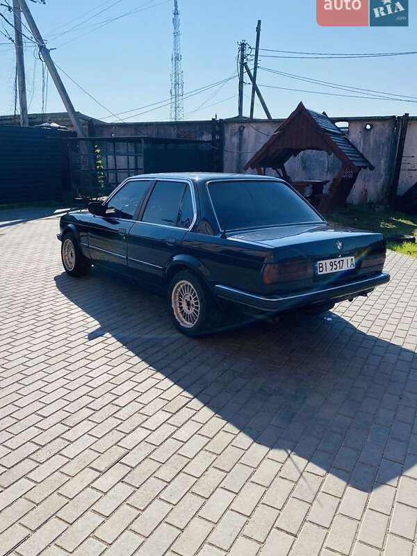 Седан BMW 3 Series 1985 в Миргороді