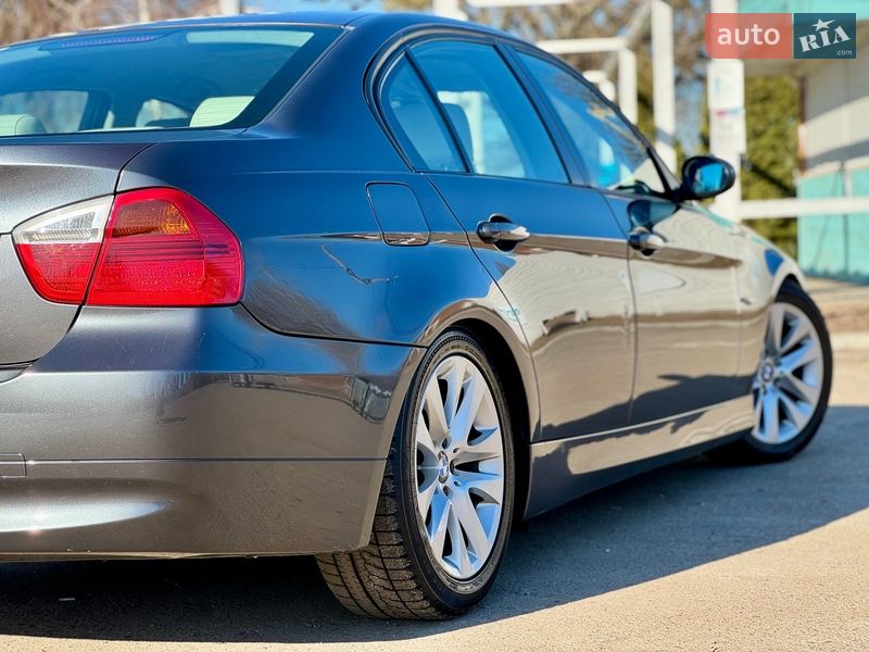 Седан BMW 3 Series 2005 в Києві