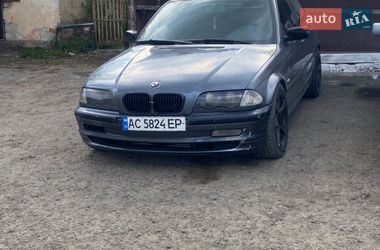 Седан BMW 3 Series 2001 в Чернівцях