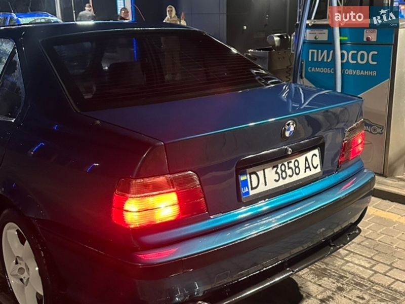 Седан BMW 3 Series 1995 в Днепре