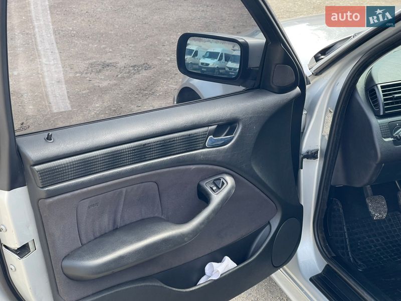 Универсал BMW 3 Series 2002 в Гусятине