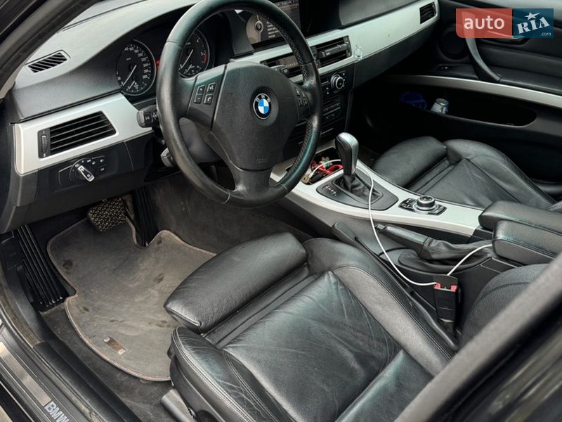 Седан BMW 3 Series 2009 в Львове
