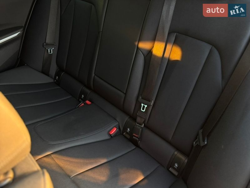 Седан BMW 3 Series 2020 в Киеве
