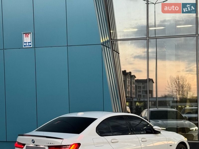 Седан BMW 3 Series 2023 в Киеве
