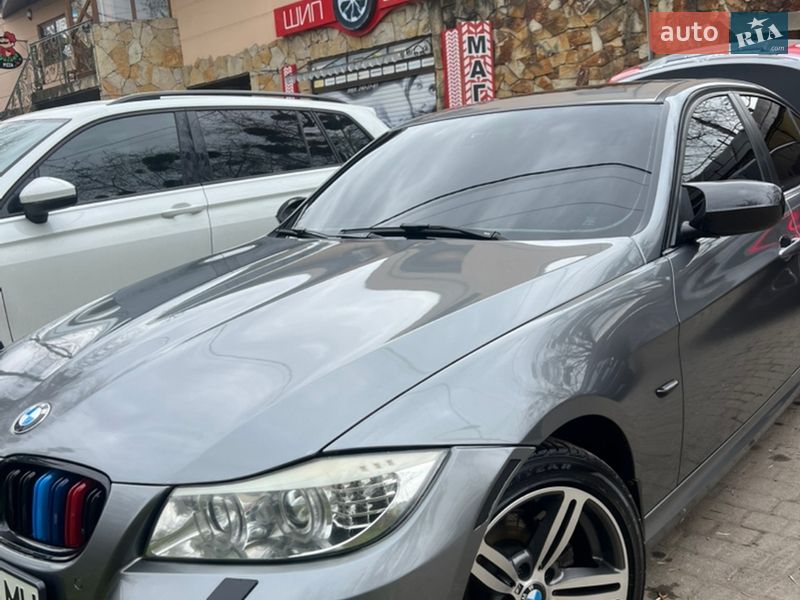 Седан BMW 3 Series 2011 в Львові