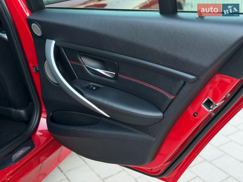 Седан BMW 3 Series 2013 в Львові