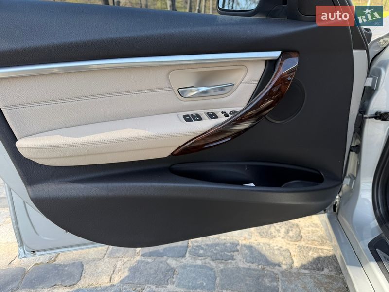 Седан BMW 3 Series 2016 в Киеве