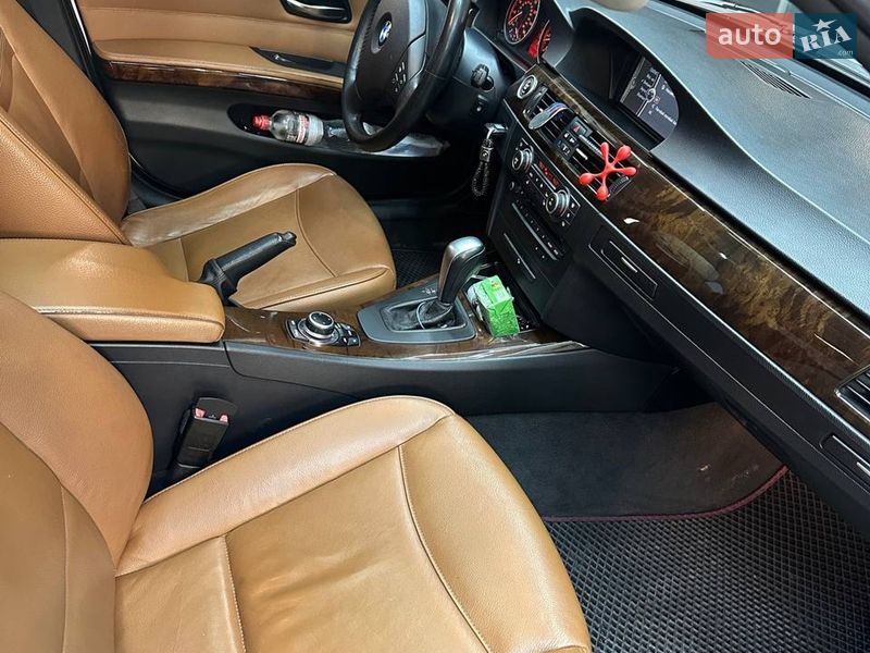 Седан BMW 3 Series 2011 в Черкасах