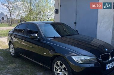 Седан BMW 3 Series 2009 в Жовкве