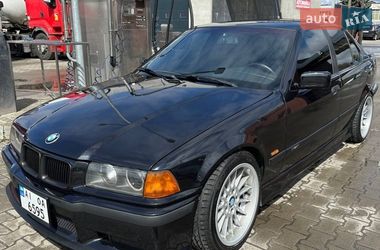 Седан BMW 3 Series 1992 в Киеве