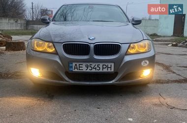 Седан BMW 3 Series 2010 в Павлограді