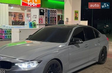 Седан BMW 3 Series 2017 в Києві