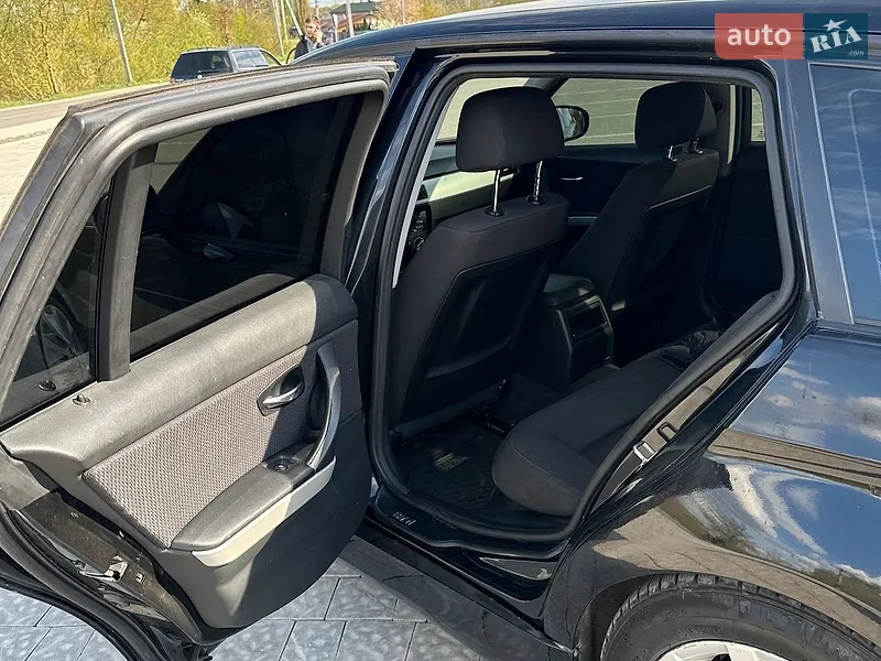 BMW 3 Series 2011 VIN WBAUT31020F063913 фото оголошення 24 з 63
