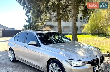 Седан BMW 3 Series 2013 в Острозі