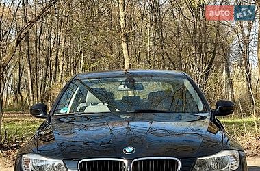 Седан BMW 3 Series 2010 в Львове