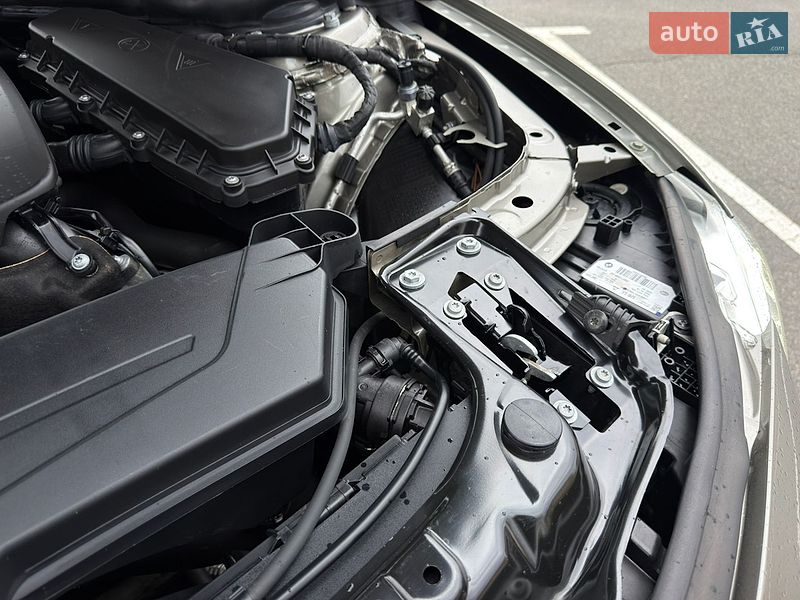 Седан BMW 3 Series 2018 в Киеве