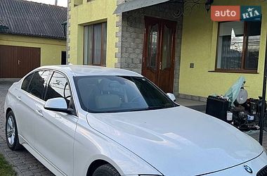 Седан BMW 3 Series 2016 в Черновцах