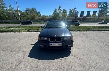 Седан BMW 3 Series 1995 в Львове