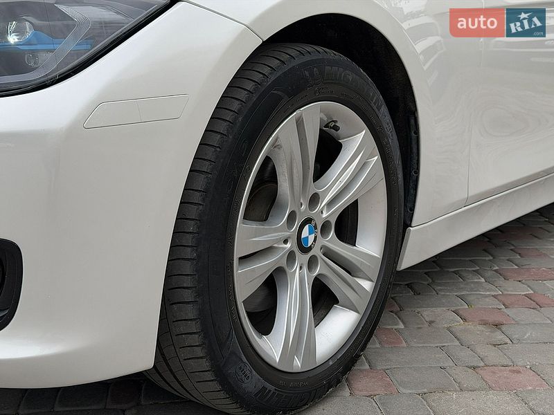 Седан BMW 3 Series 2016 в Виннице