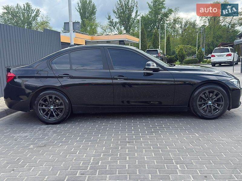 Седан BMW 3 Series 2016 в Днепре